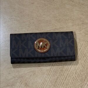 Michael Kors Fulton Flap Continental Wallet